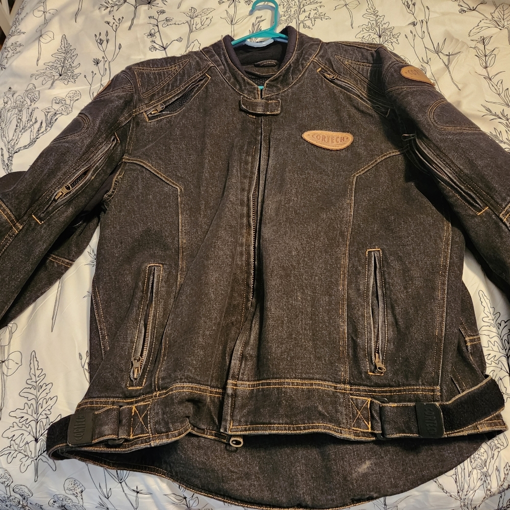Motorcycle jacket